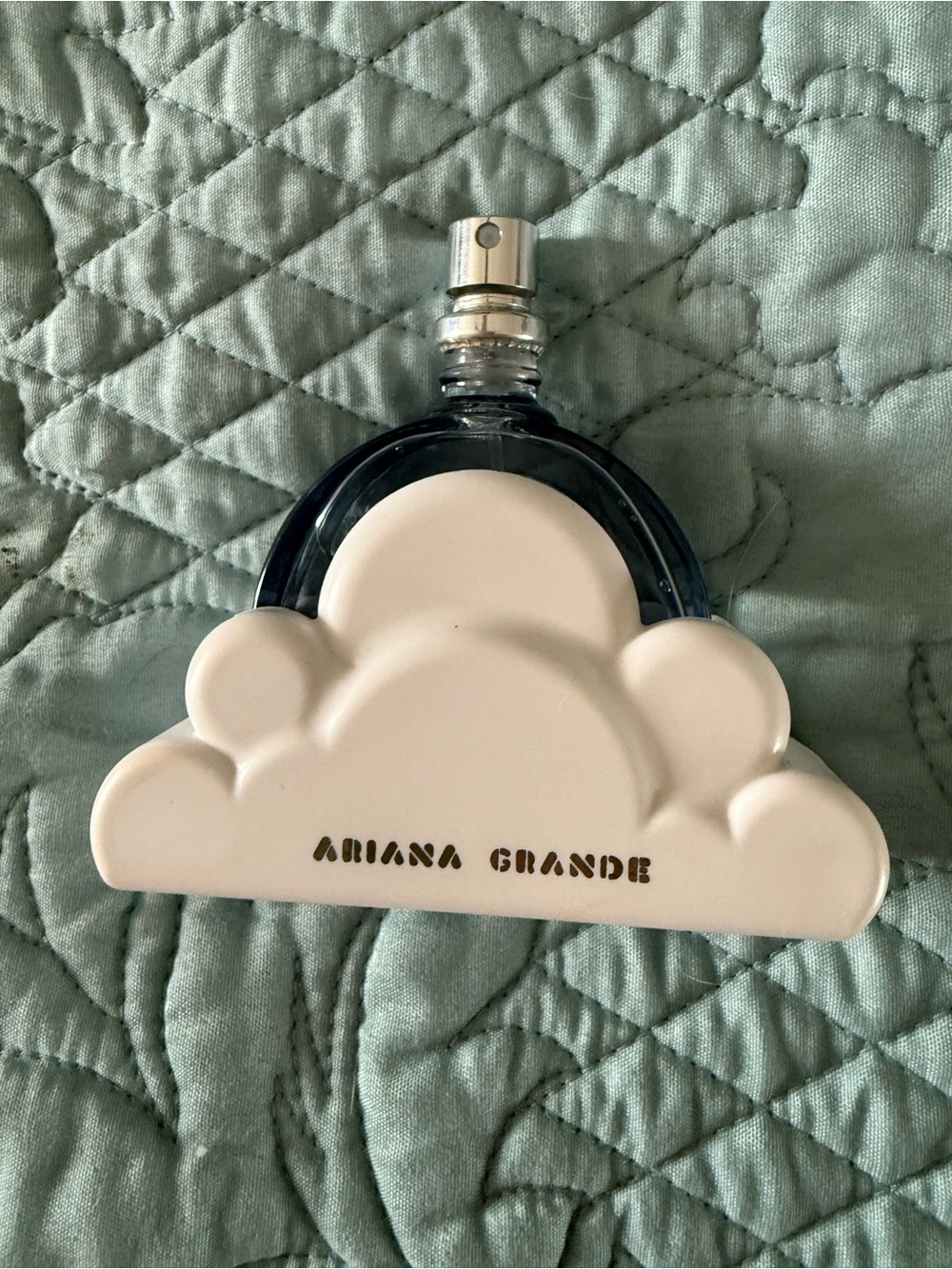 Ariana Grande Cloud perfume
